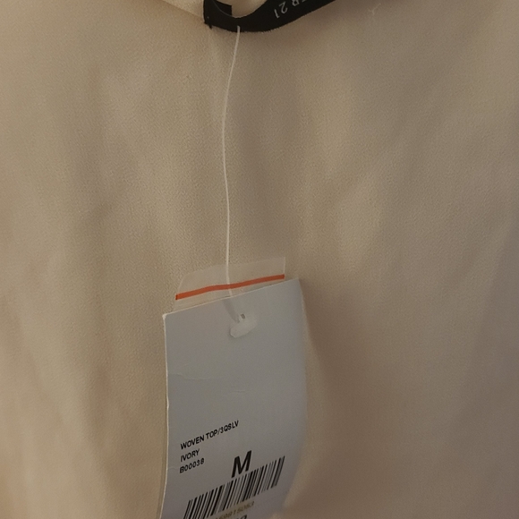 Elegant Cream Women's Top - Picture 6 of 6